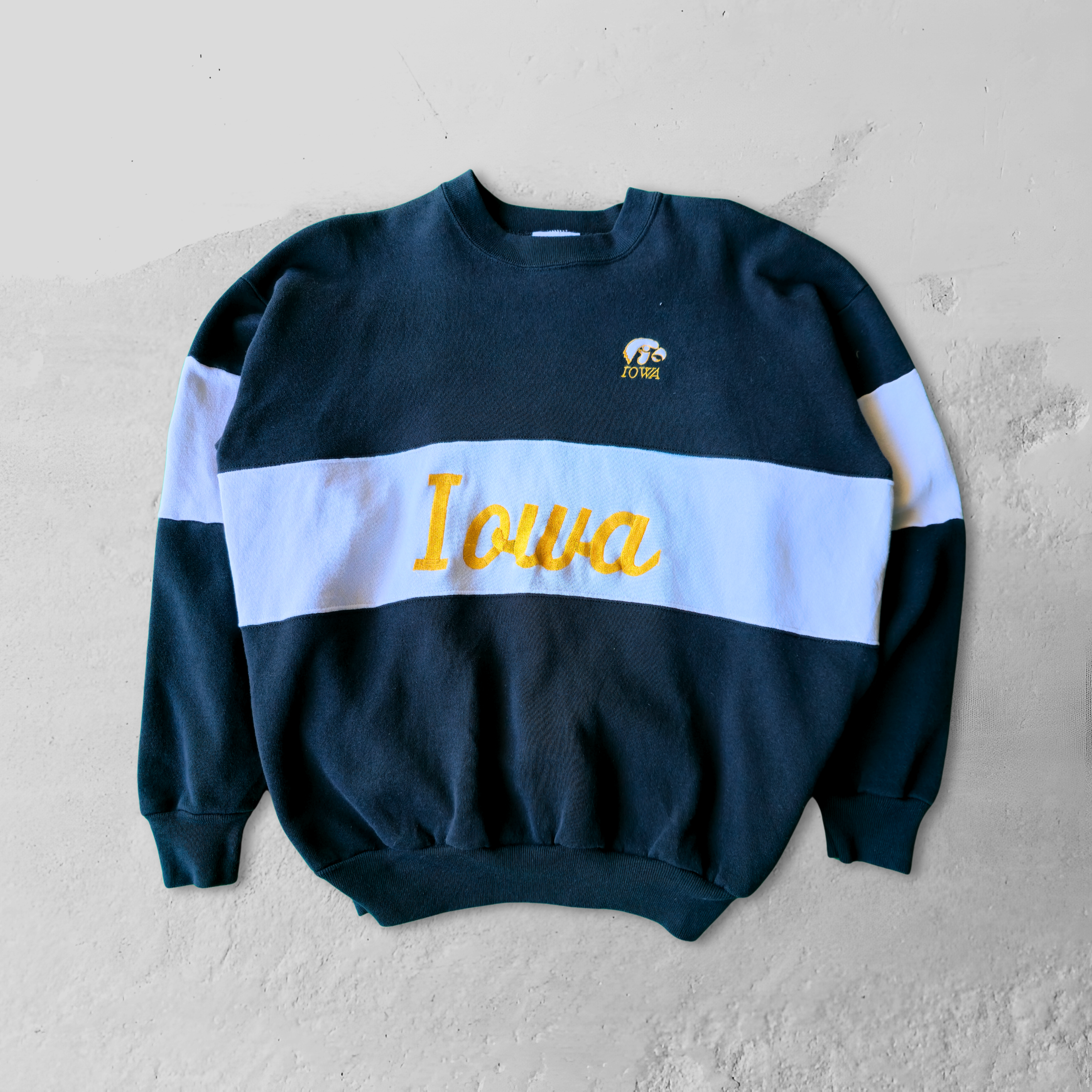 Vintage 90s Iowa Hawkeyes Midwest Embroidery Crewneck Sweatshirt - M