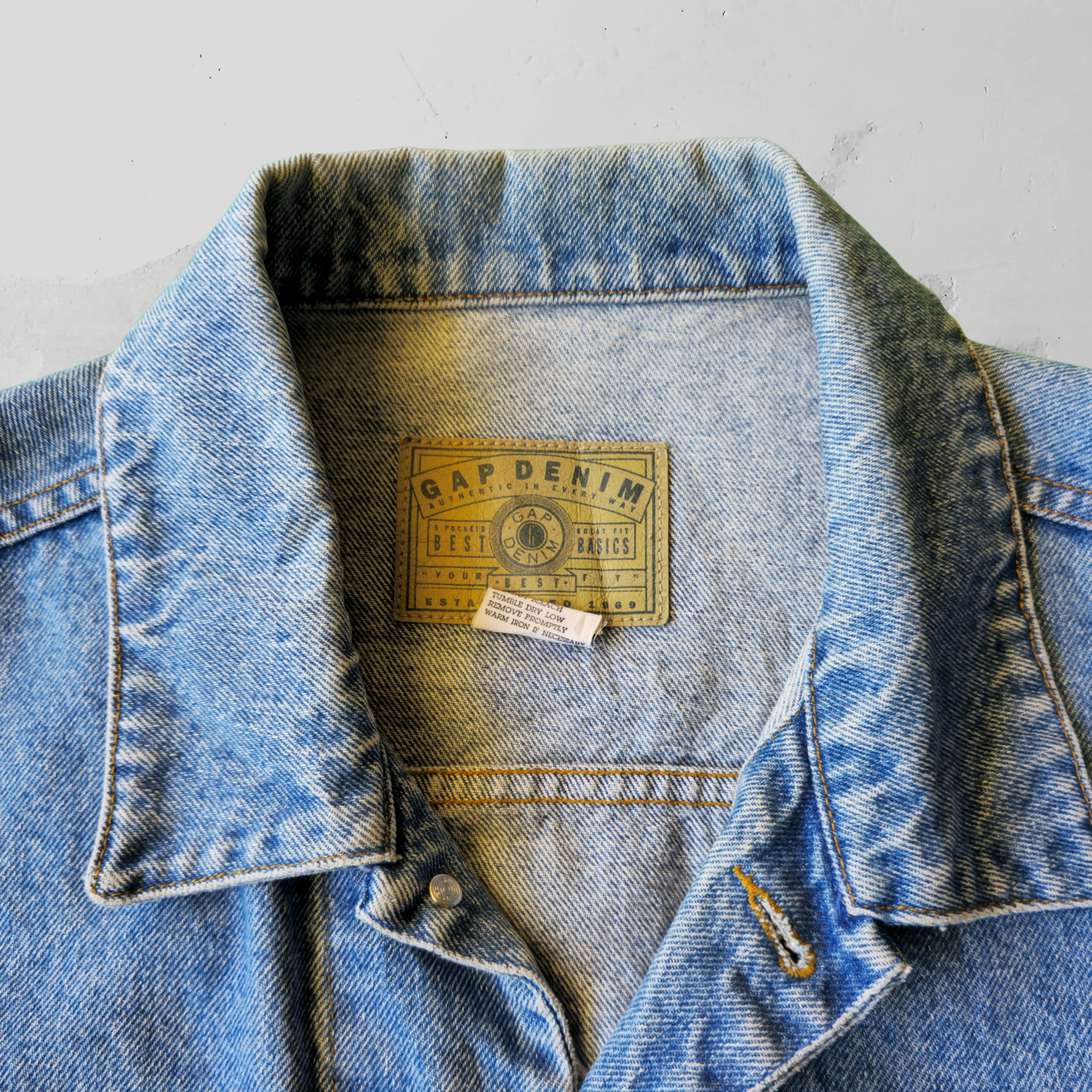 Vintage Gap Denim Trucker Jacket - L